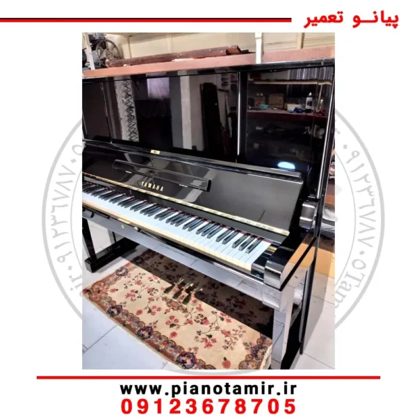 پیانو-آکوستیک-دیواری-یاماها-yux-130-نمای-کنارمشکی